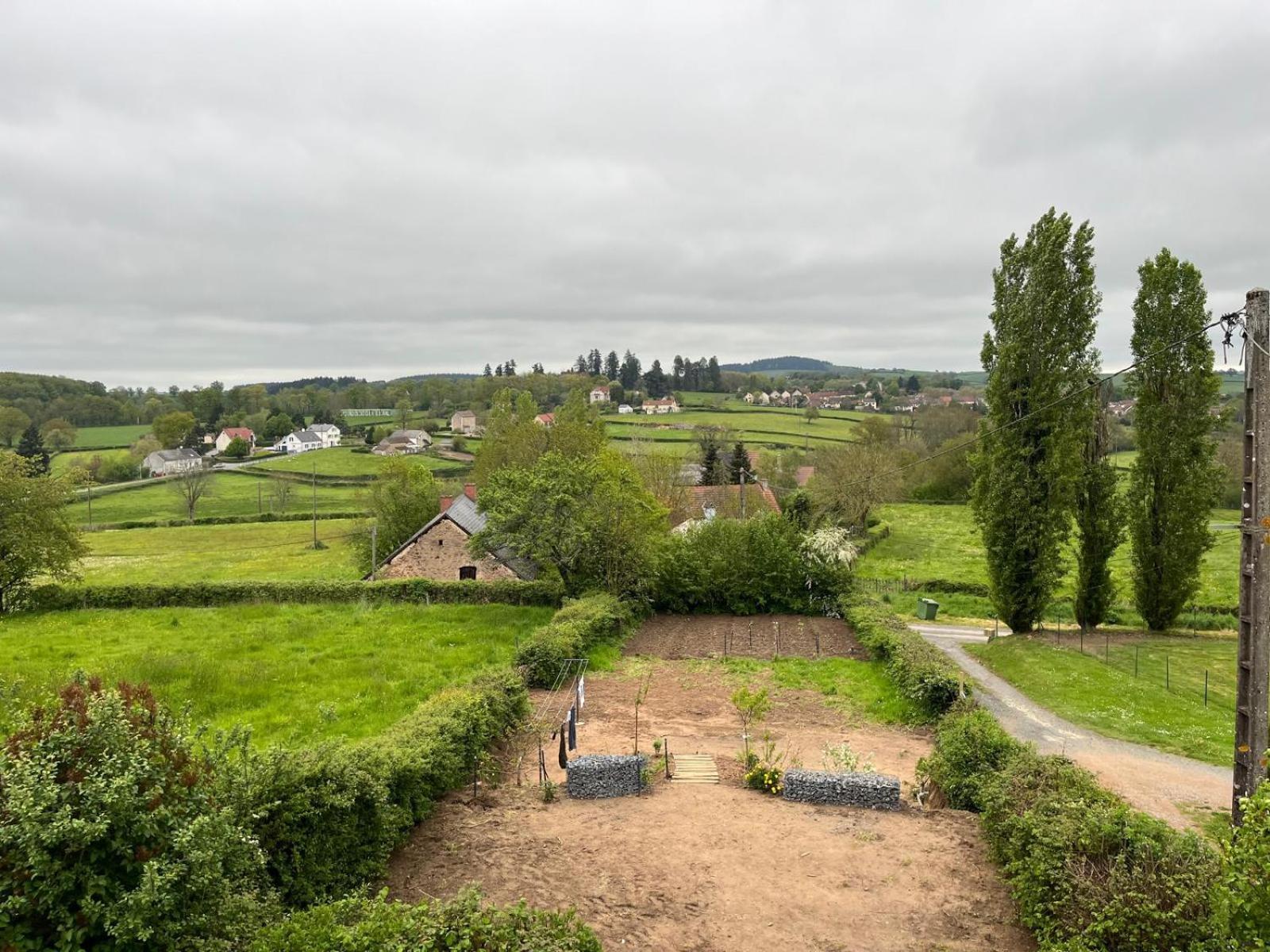 Domaine Du Pavillon Gite 15 Personnes Issy-l'Eveque Esterno foto